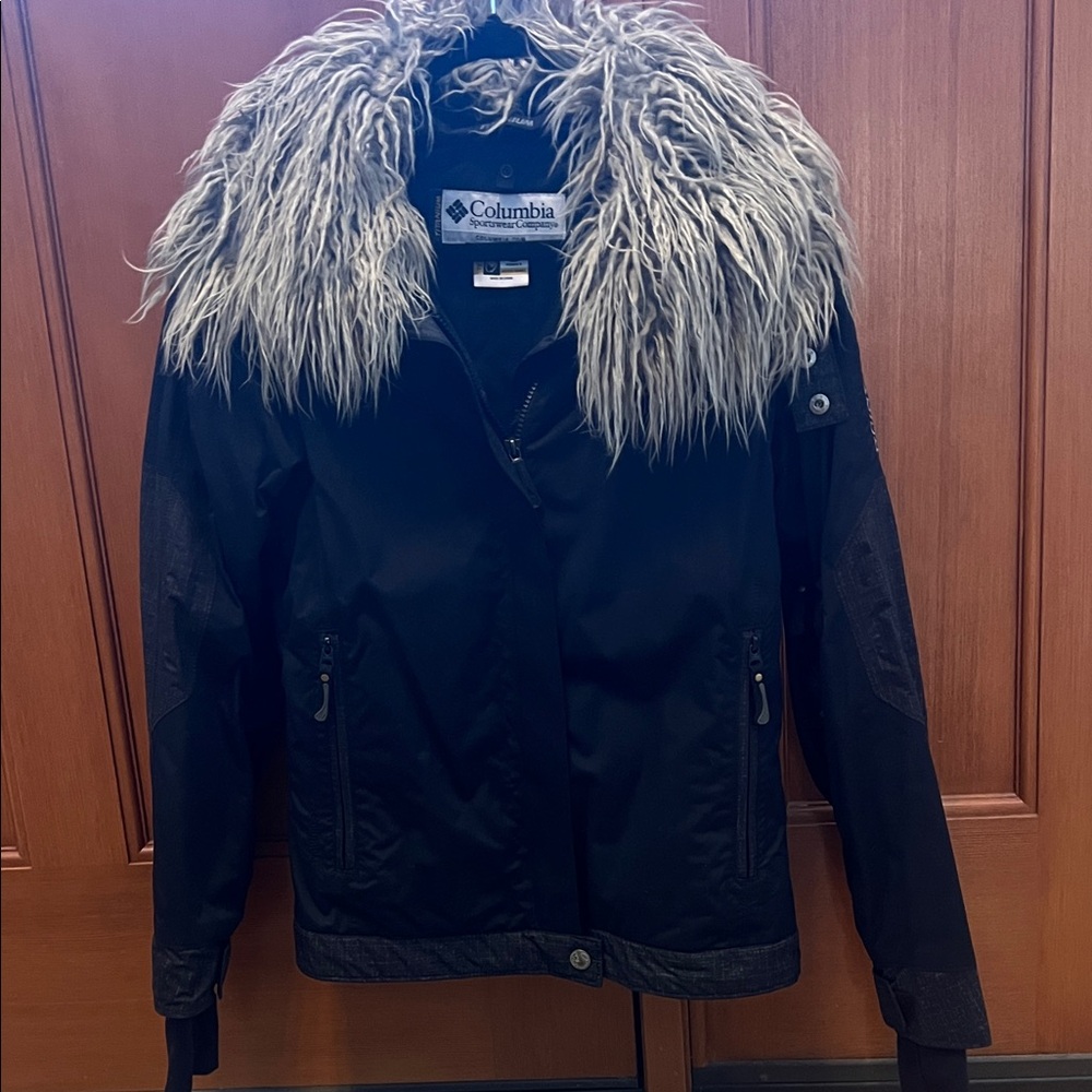 Columbia Black Ski Jacket with Faux Fur Trim